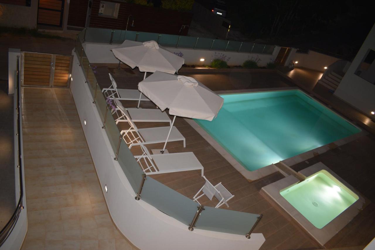 Four Seasons Homes Stalos