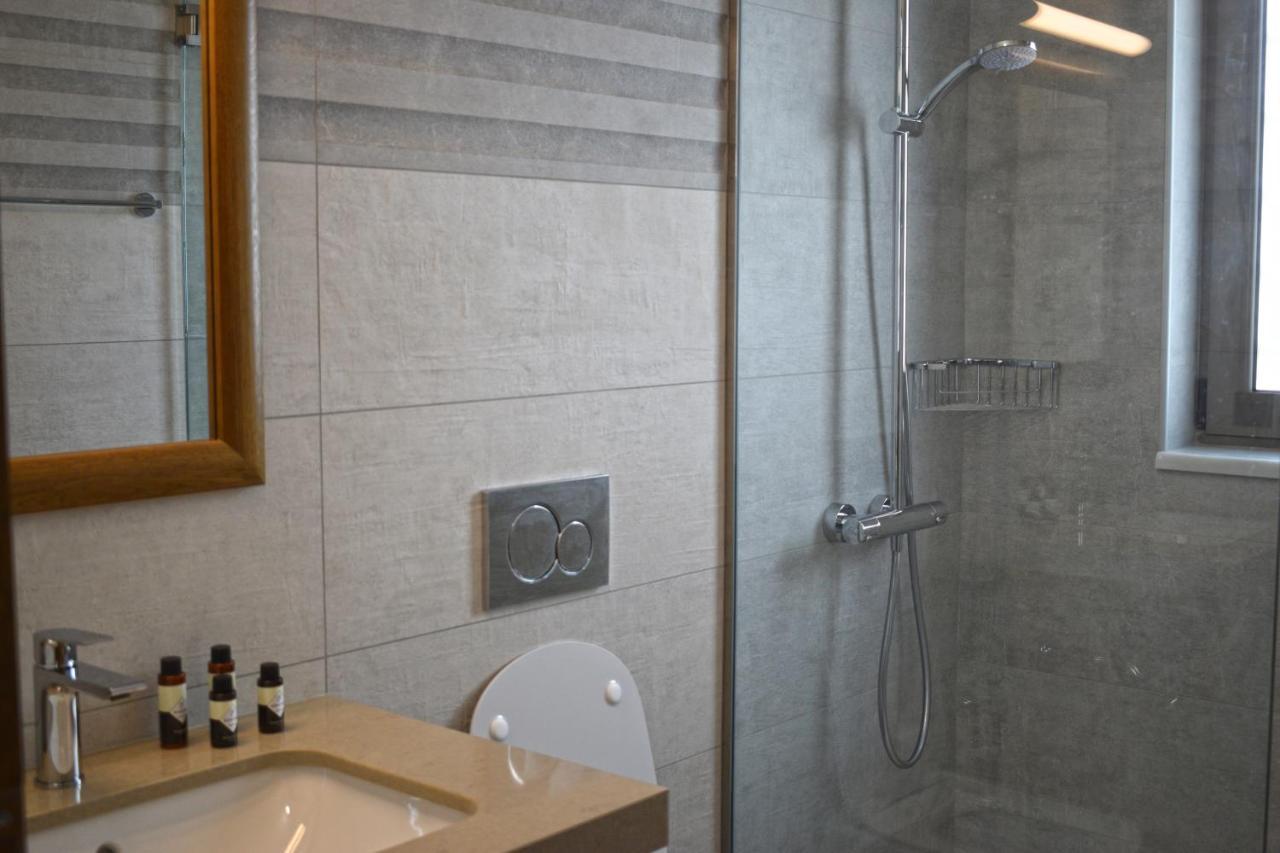 Four Seasons Homes * Stalos